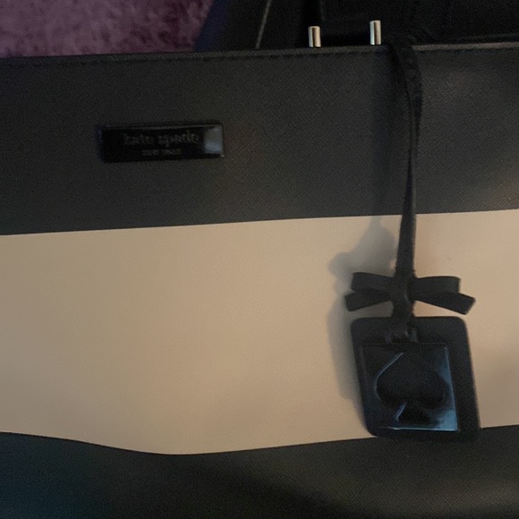 KATE SPADE BAG W/MAKE UP BAG - Picture 3 of 7